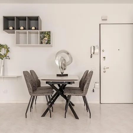 Apartment, Near Airport And Train Lägenhet Bergamo