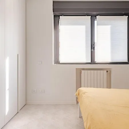 Apartment, Near Airport And Train Lägenhet *