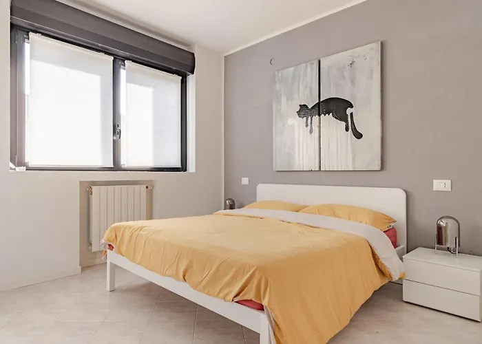 Apartment, Near Airport And Train